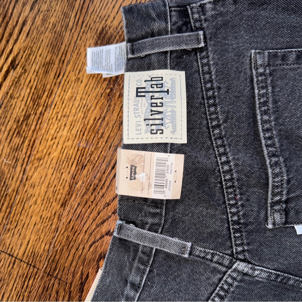 Levi's Black High-Waisted shorts - Picture 3 of 4
